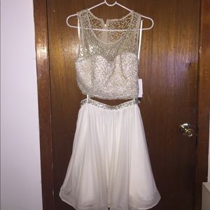 Beautiful Dress (New) size 11